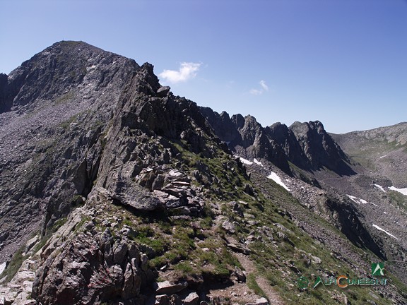 3 - La Rocca di San Bernolfo e lo spartiacque che separa il Chiot della Roccia a sinistra dal Vallone della Seccia a destra (2008)