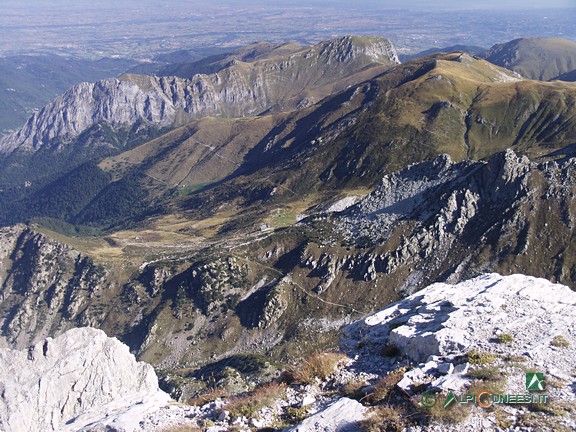 6 - I valloni laterali della Val Pesio dalla vetta di Punta Marguareis (2006)