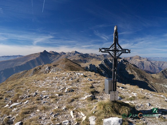 14 - La croce in vetta al Monte Antoroto (2017)