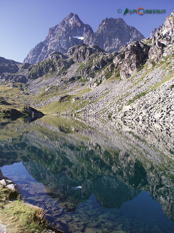 Valle Po: il Monviso si specchia nel Lago Fiorenza (2010)