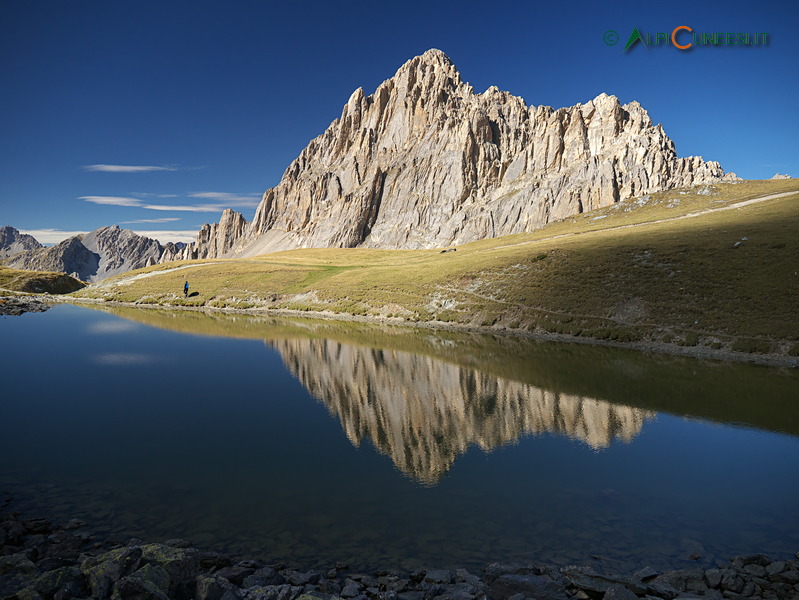 Valle Maira: Rocca la Meja si specchia nel Lago della Meja (2019)