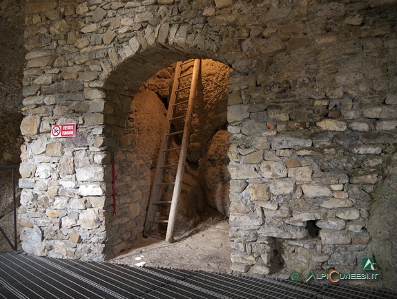 7 - La sala di ingresso al Castello della Pietra (2019)