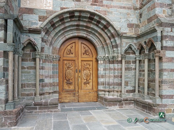13 - Il portale della chiesa della Sacra di San Michele (2019)