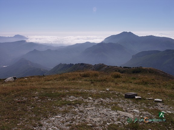 5 - Il panorama verso la Liguria dalla Colla di Monte Berlino (2009)