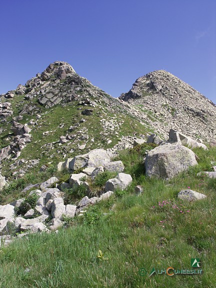5 - La vetta del Monte Besimauda (sulla destra) dal colletto sullo spartiacque Colla-Pesio (2006)