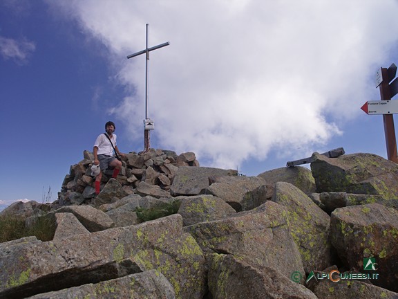 8 - La croce in vetta al Monte Besimauda (2006)