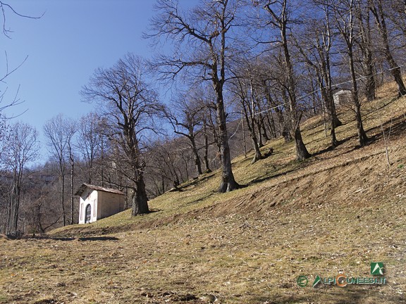 10 - La piccola cappella che si incontra poco sopra Bossea (2007)
