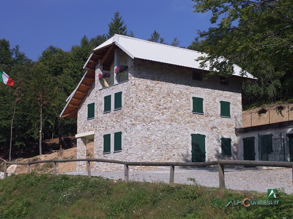 13 - Il Rifugio Navonera (o Rifugio Generale Simonetti) (2011)