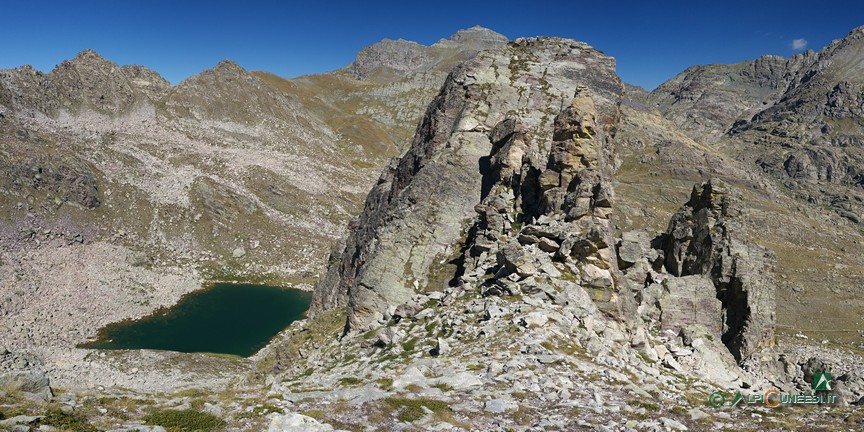 7 - Il Lac de l'Huile dal crinale per la Cime des Lacs (2015)