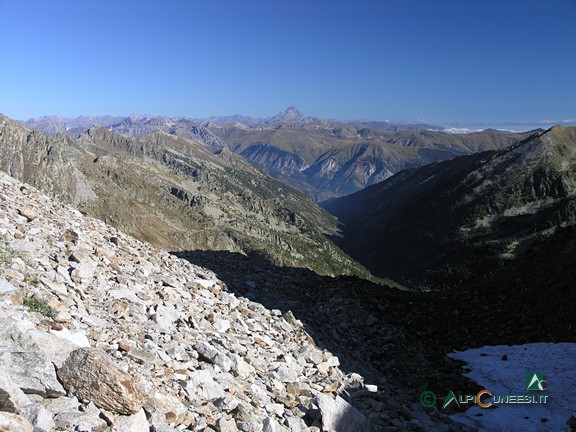 3 - Panorama sul versante italiano del Passo del Lupo (2020)