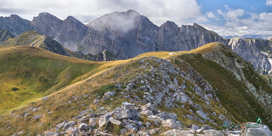 9 - La displuviale Ellero-Pesio dalla Cima Nord di Serpentera (2019)