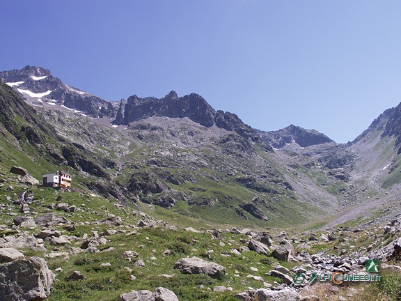 8 - Il Piano del Praiet e l'alto Vallone della Barra si aprono a monte del Passaggio di Peirastretta (2007)