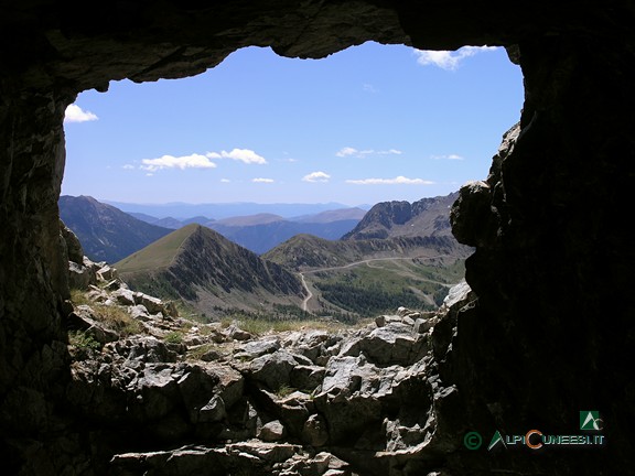 6 - Panorama dall'interno di una delle quattro postazioni della Batteria del Druos (2009)