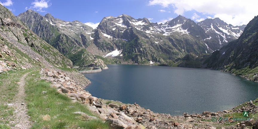 8 - Wegabschnitt, der am Stausee Bacino del Chiotas entlang führt(2010)