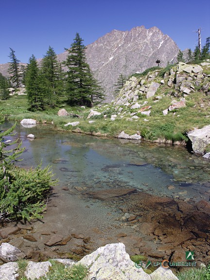 12 - Der Weiher Lagarot di Lourousa und im Hintergrund der Monte Matto (2011)