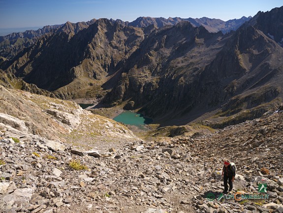 3 - Le ripide pietraie che scendono verso il Lago Brocan (2015)