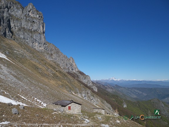 4 - Il Gias Fontana Fredda ai piedi di verticali pareti calcaree (2017)