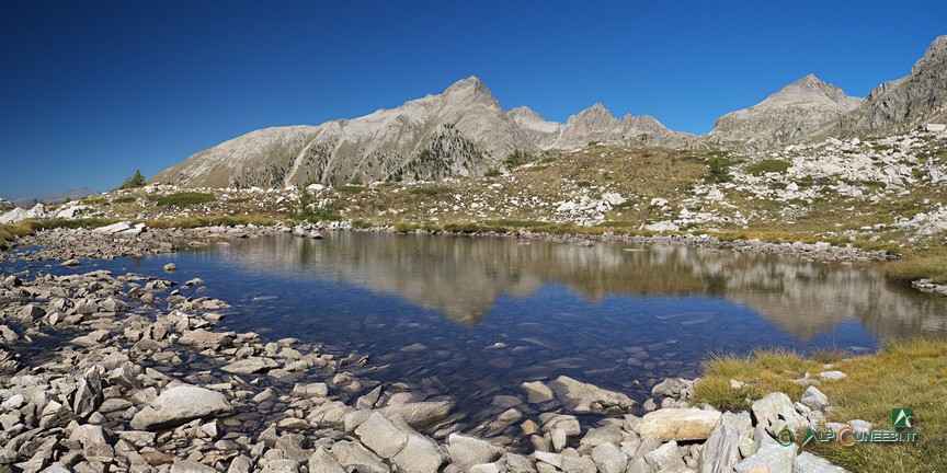 11 - Il lago a quota 2362 dei Lacs de Frémamorte (2015)