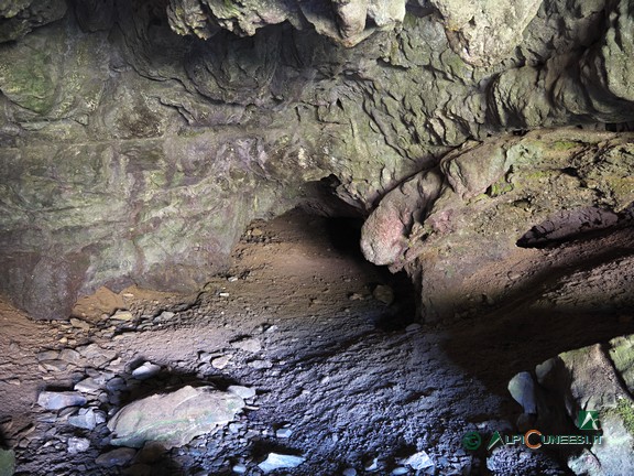 18 - L'interno di una cavità delle Grotte del Bandito (2021)