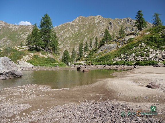 3 - Il secondo dei Laghi Latous, con la sua spiaggetta di sabbia fine (2021)