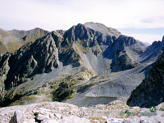 7 - Panorama dal Rifugio Federici Marchesini in direzione del Lago Bianco dell'Agnel (2003)