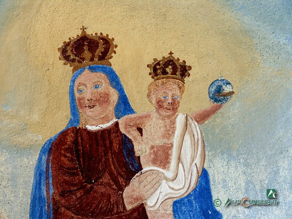 3 - Particolare del pilone votivo: la Madonna con Gesù bambino (2005)