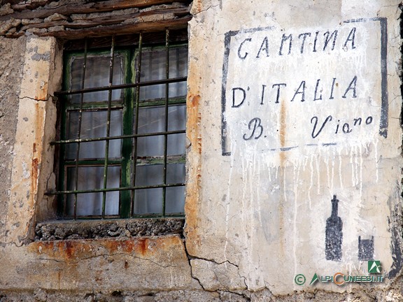 16 - Antica insegna a borgata Colletto di Campomolino, dall'italiano incerto... (2005)