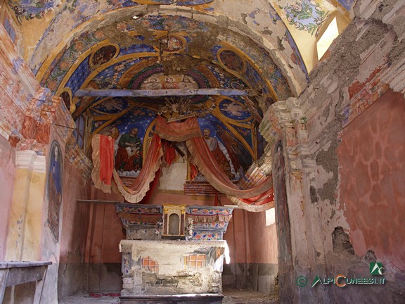 8 - La bellissima Chiesa di Cauri, ora crollata (2007)