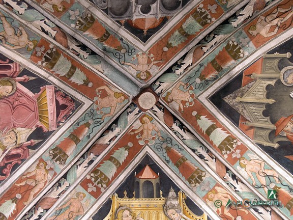 16 - Parrocchiale di Santa Maria Assunta, affreschi della volta a crociera (2005)