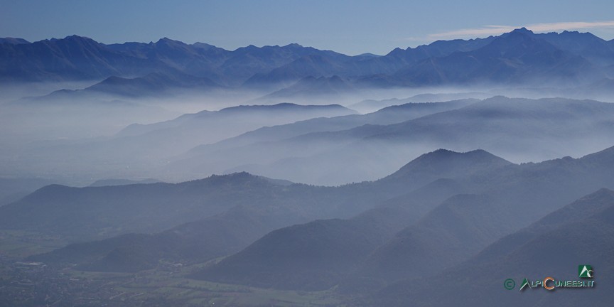 8 - Panorama dai pressi della vetta del Monte Roccerè (2013)