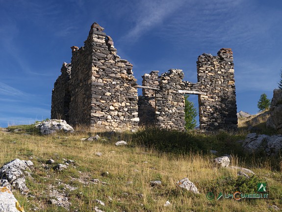 12 - I ruderi dell'Albergo Rifugio Principe di Piemonte (2019)