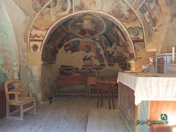 16 - La splendida Cappella di San Sebastiano, affrescata da Giovanni Baleison (2021)