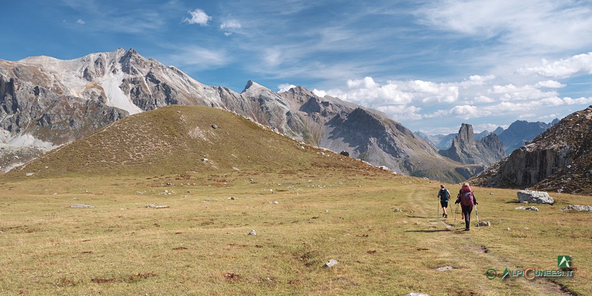 14 - In discesa dal Lago della Sagna del Colle verso le Grange Collet (2021)