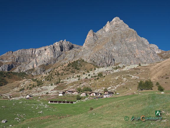 3 - Le Grange Chiotti sovrastate dal Monte Chersogno (2022)