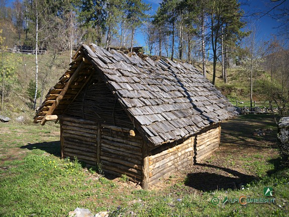 2 - La capanna per la lavorazione della terracotta al Parco archeodidattico della Roccarina (2017)