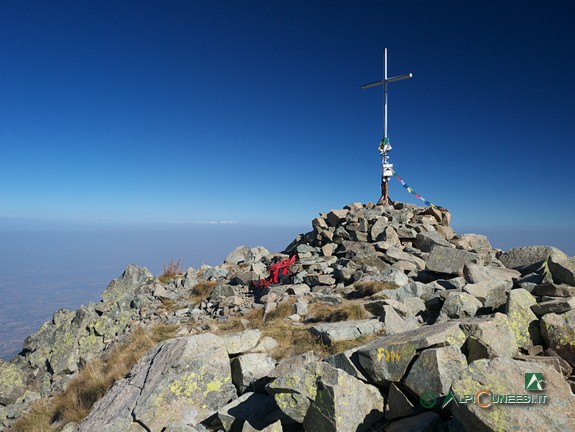 9 - La croce in vetta al Monte Besimauda (o Bisalta) (2017)