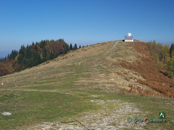 13 - Sella Morteis e il crinale prativo che conduce all'Osservatorio Astronomico di Colletta Morteis(2017)