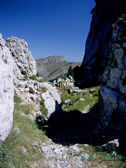 6 - L'intaglio roccioso di Passo del Duca (2004)