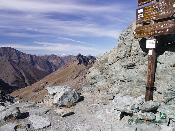 11 - Panorama sul versante francese dal Colle delle Traversette (2006)