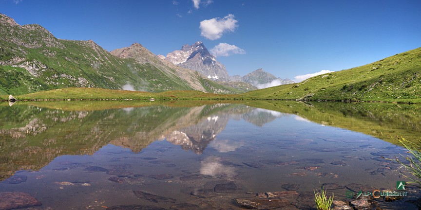 6 - Il Monviso e il Viso Mozzo si specchiano nel Lago Tartarea (2020)