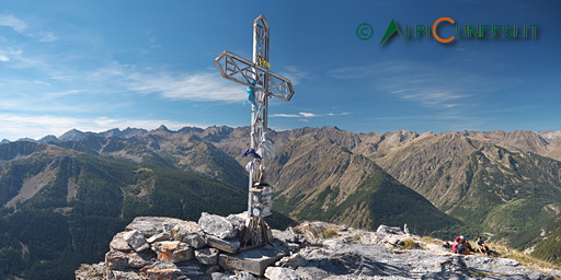 Itinerario 12.70 - La croce in vetta al Monte Bersaio