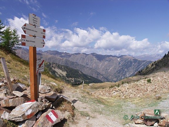 9 - Panorama sul Vallone di Insciauda dal Passo di Bravaria (2007)