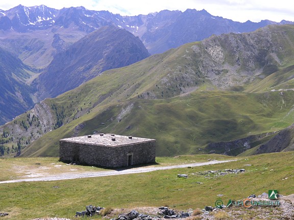 10 - L'Opera 310 al Colle della Bandia: la camuffatura a grangia includeva anche finti comignoli, ben evidenti nella foto (2010)