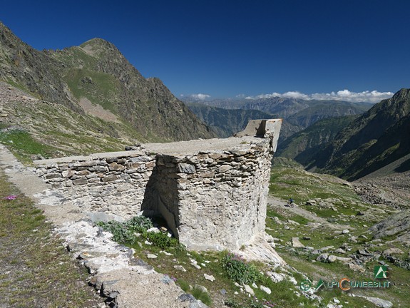 7 - La 'prua della nave' incombe sul Vallone di Collalunga (2013)