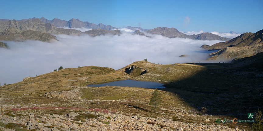 2 - Il minore dei Laghi superiori d'Orgials, visto dalle pendici della Cima della Lombarda (2015)