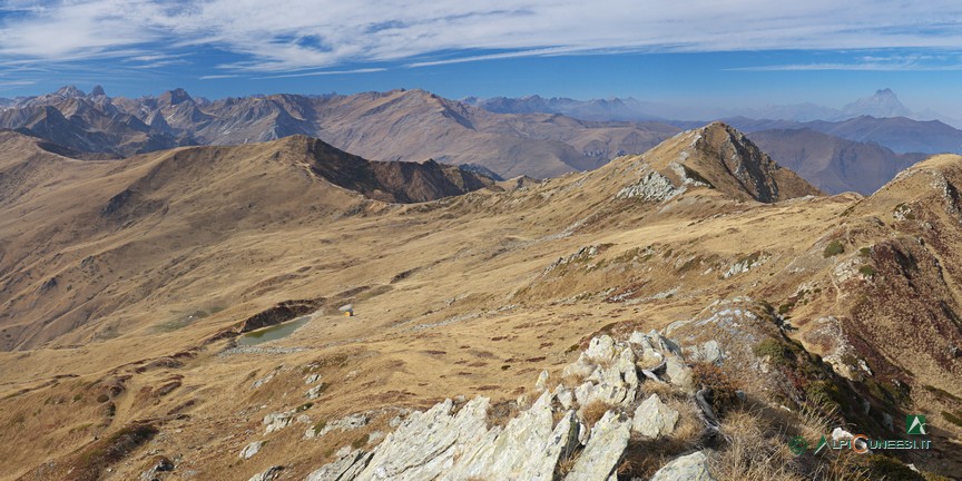 8 - Panorama dalla vetta del Monte Grum sulla dorsale verso il Monte Bram (2017)