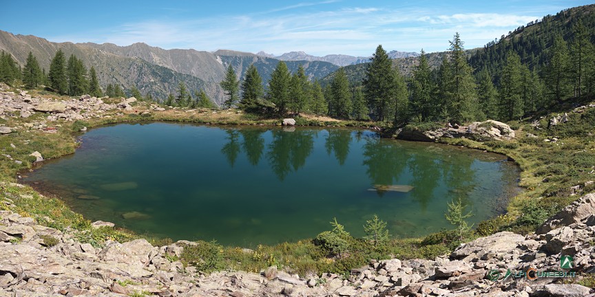 5 - Il Lago della Sauma, circondato da radi larici (2021)