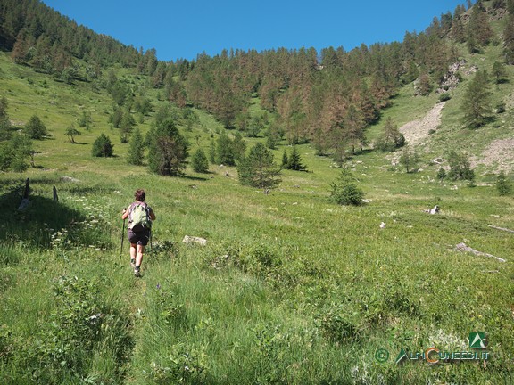 2 - Il ripiano prativo al termine del tratto più ripido di salita (2026)