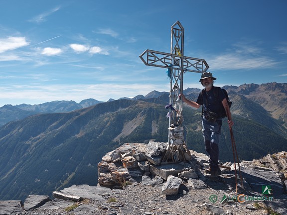 6 - La croce in vetta al Monte Bersaio (2026)