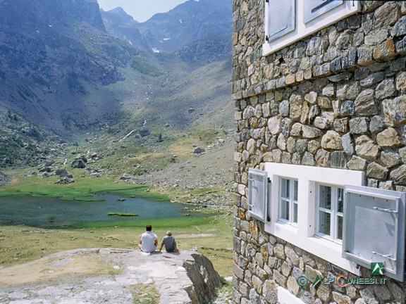 1 - Il Rifugio Migliorero e il Lago inferiore dell'Ischiator (2001)